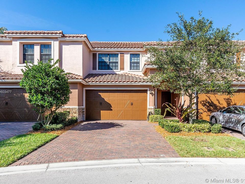 1st image of 131 Riverwalk Cir W