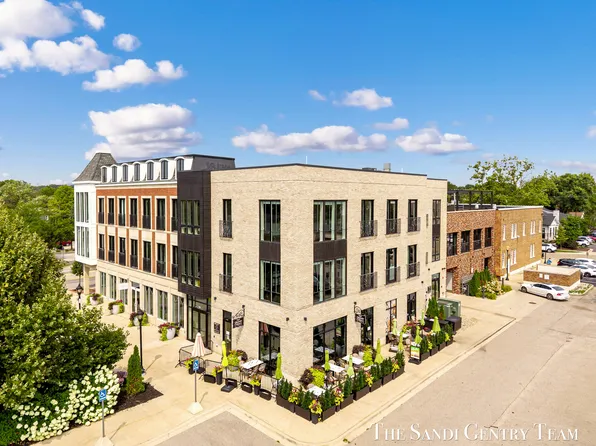 110 W Savidge St #202, Spring Lake, MI 49456