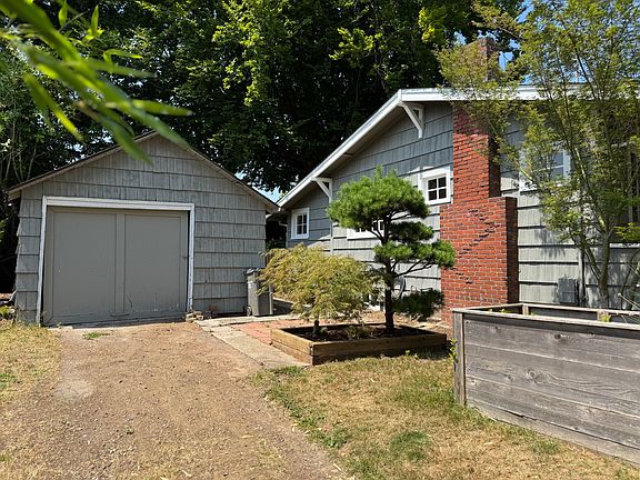 4th image of 7511 SW 31st Ave