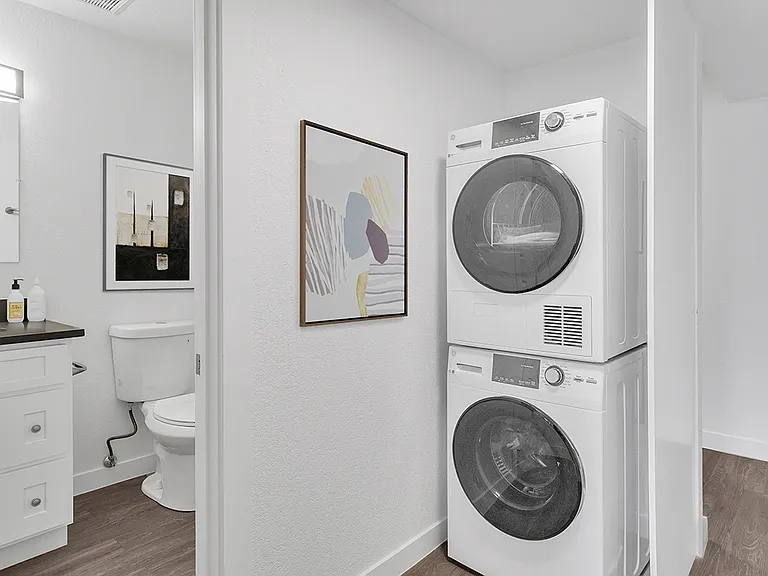 RockView Apartments — Photo 4