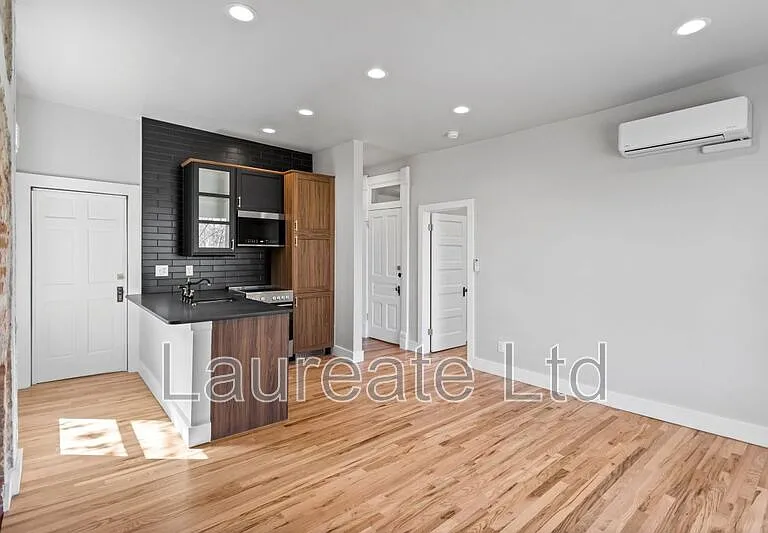 2224 E 14th Ave #3 — Photo 2
