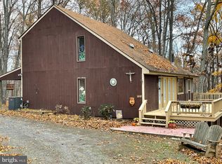 22 Bobcat Dr, Berkeley Springs, WV 25411