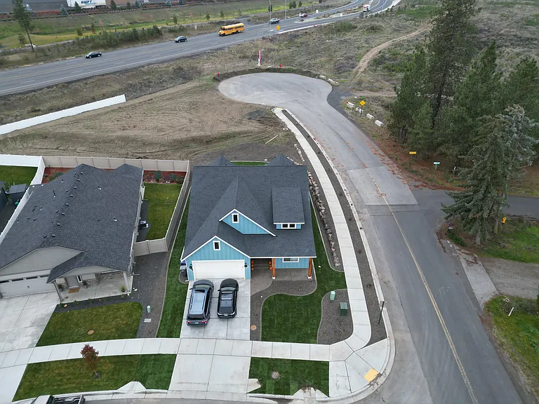 1702 E Metler Ln — Photo 2