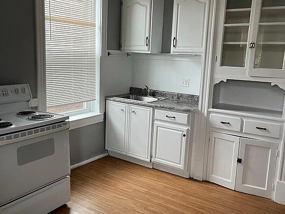 4th image of 4408 Alaska Ave #1F