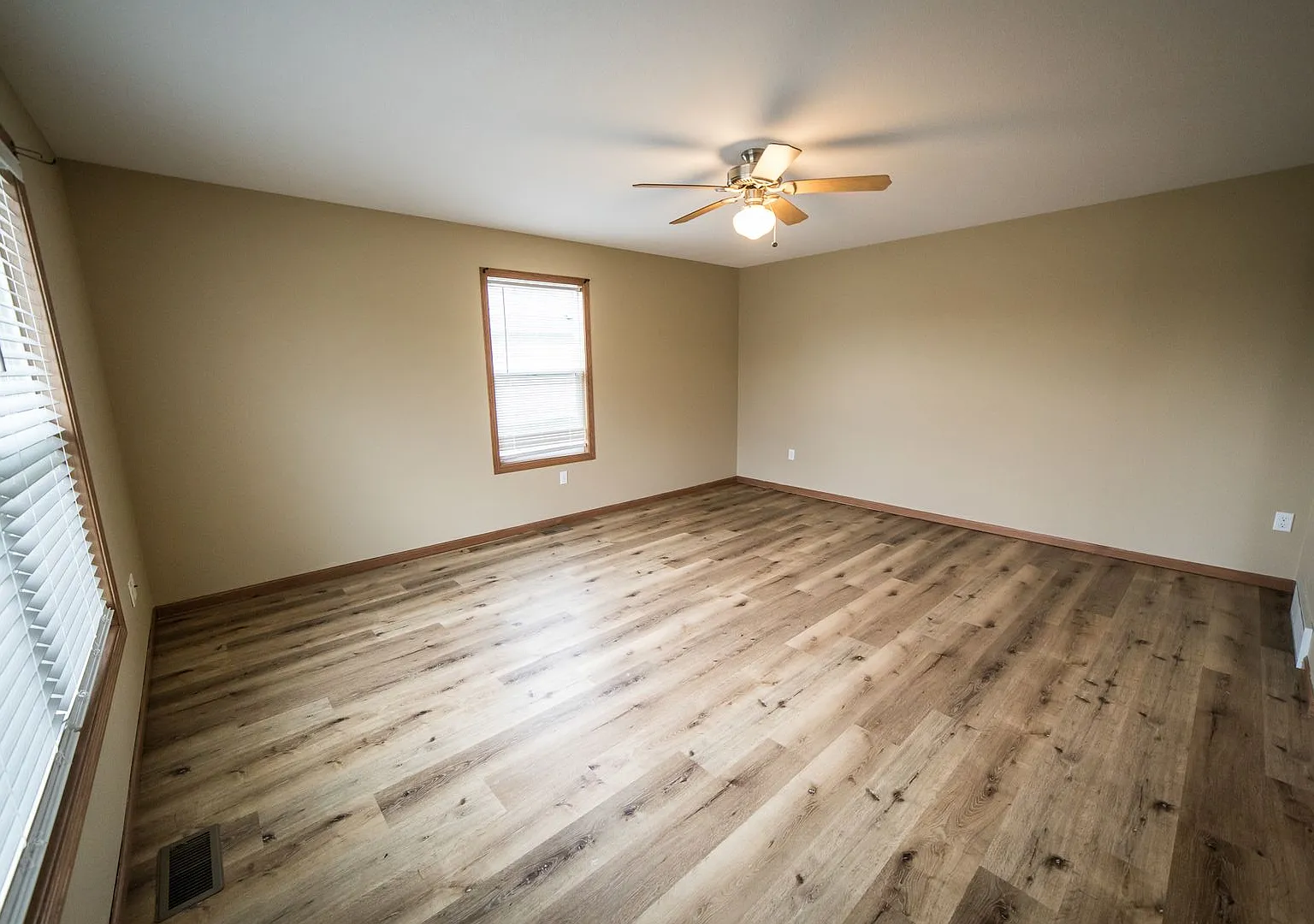 For Rent: 3 Bedroom House With 2 Car Garage — Photo 3