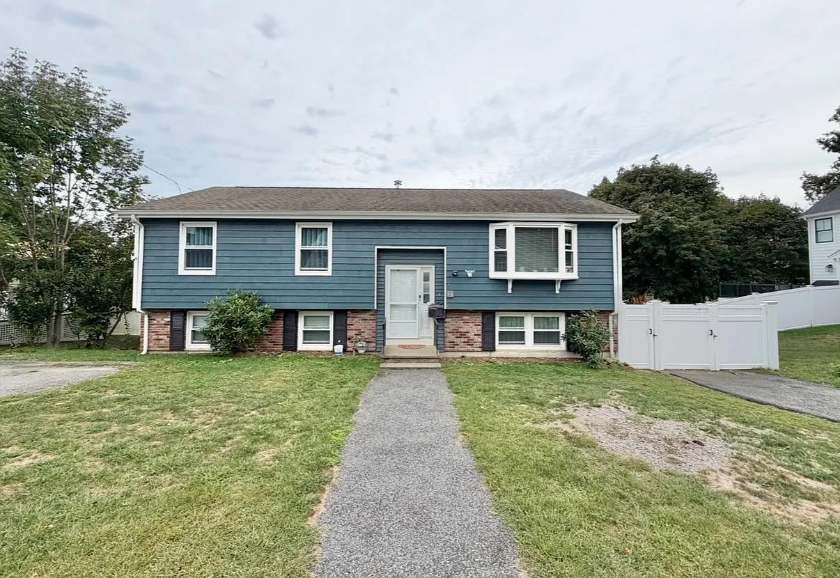 4 bed, 2212 sqft, $5,000 — Photo 1