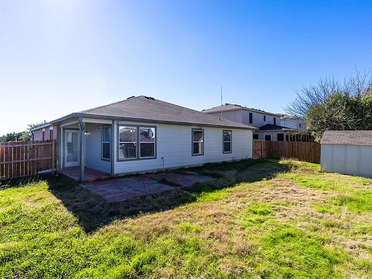 2409 Riley Dr — Photo 6