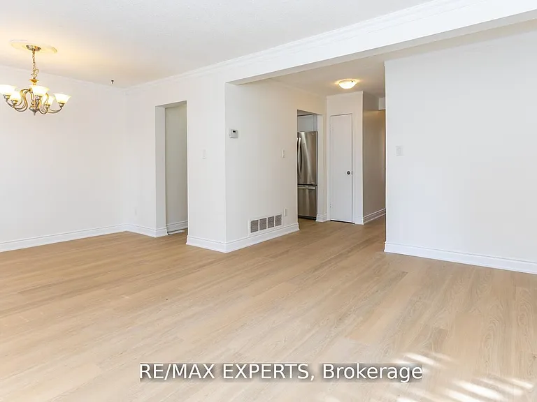 31 Carleton Pl — Photo 3