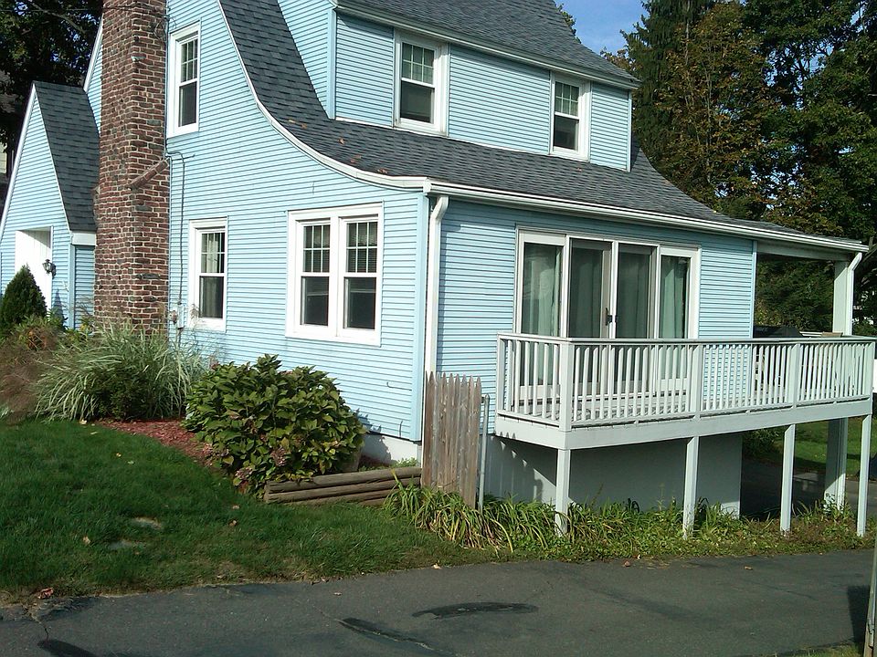 2nd image of 114 S Main St