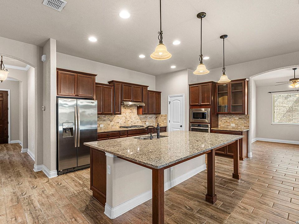 1st image of 1082 Cedar Glen Dr