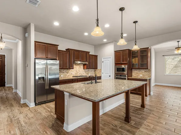 1082 Cedar Glen Dr, New Braunfels, TX 78132