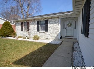 918 Thomas Dr, Red Bud, IL 62278