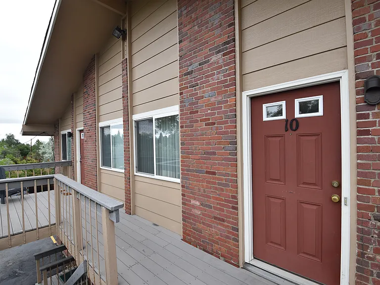 4955 Moorhead Ave #10 — Photo 2