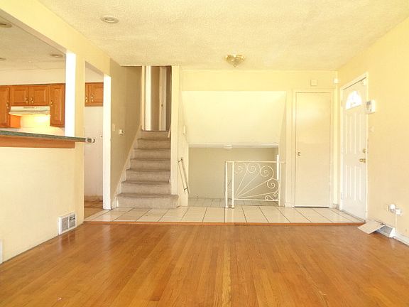 4th image of 1350 Burnham Ave