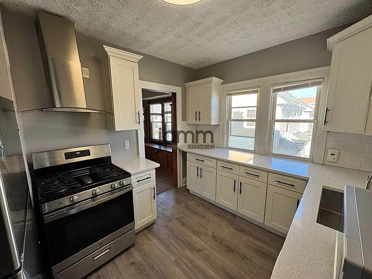 2121 Wyandotte Ave #2123 — Photo 7