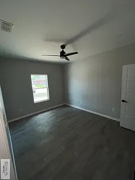 542 Valencia Ln — Photo 13