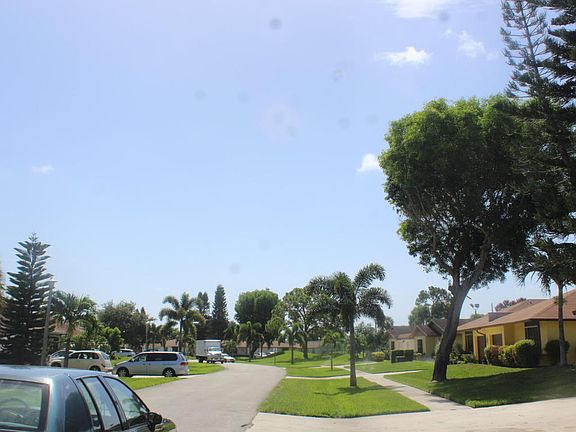 5th image of 4946 Palm Hill Dr