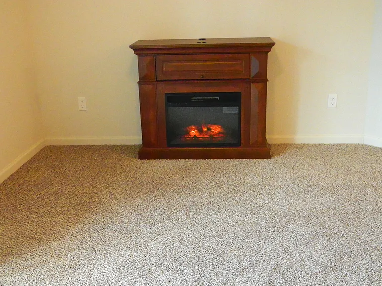 Sierra Point Apartments — Photo 9