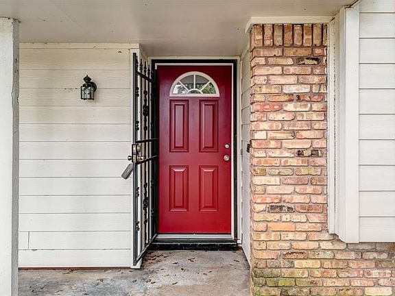 2nd image of 5319 Poinciana Dr