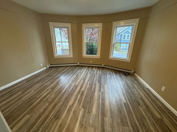 193 Winnikee Ave FLOOR 1