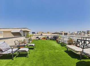 Burton Square, Los Angeles, CA 90048