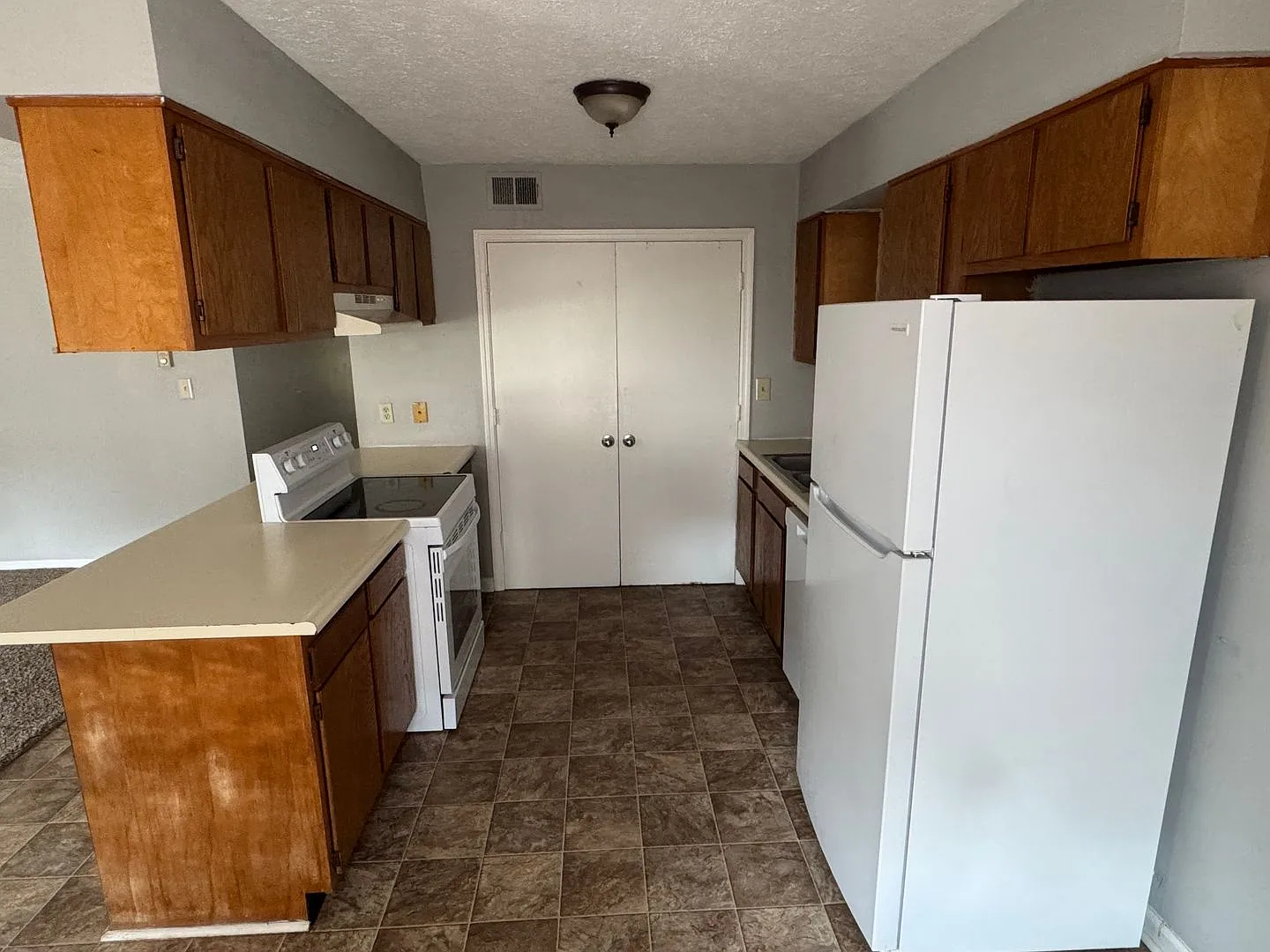 167 & 169 Westside Drive — Photo 4