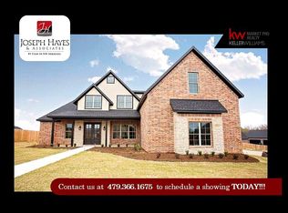 204 N Gleneagle Dr, Cave Springs, AR 72718