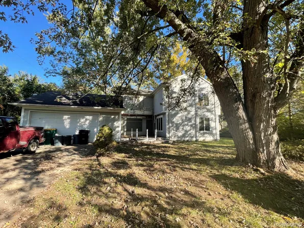 23131 Albion Ave, Farmington Hills, MI 48336