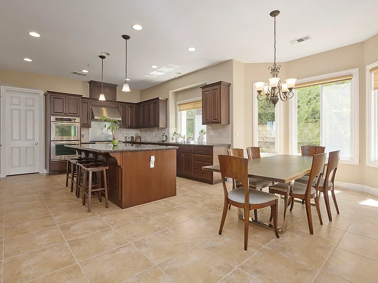 3272 Ashbourne Cir — Photo 14