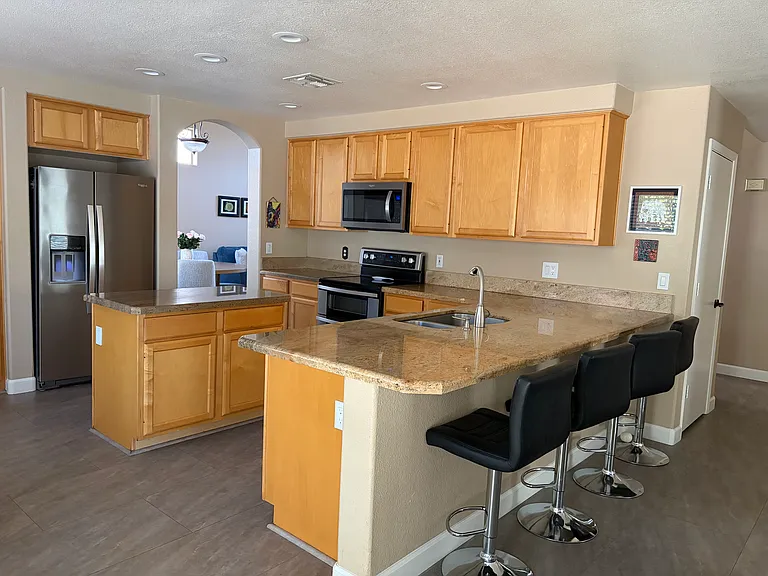 6803 W Rose Garden Ln — Photo 9