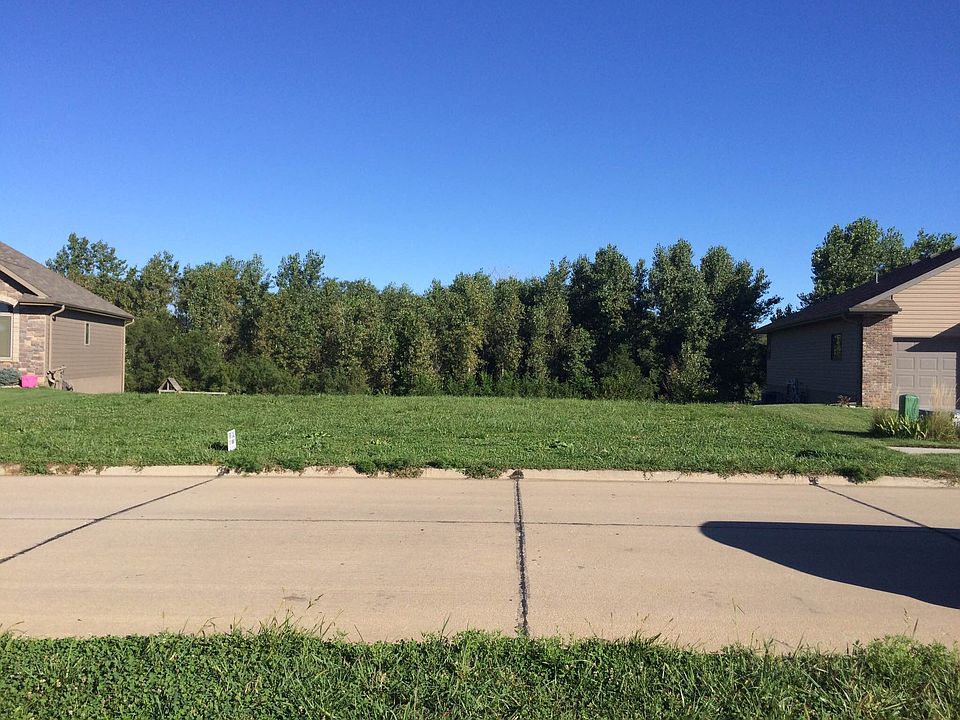 2nd image of 1451 Fieldcrest Dr
