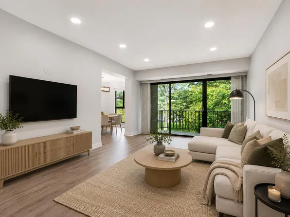 2012 Colts Neck Rd APT 21A, Reston, VA 20191