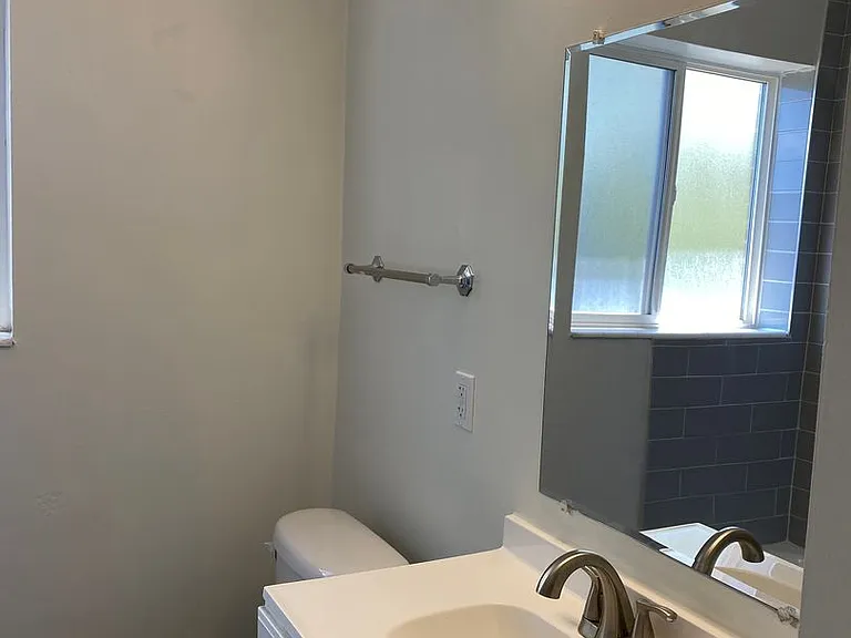 221 N Quince St — Photo 30