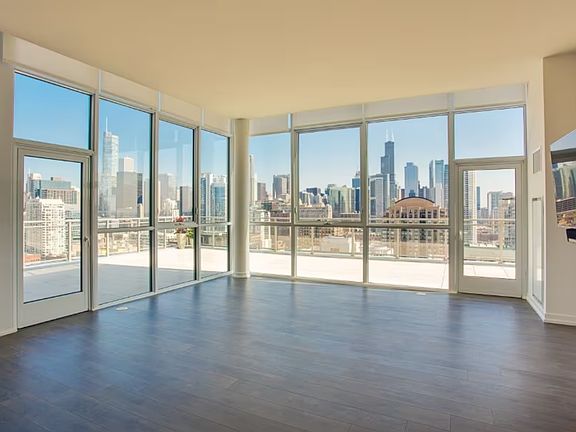 3rd image of 734 N Hudson Ave #2502