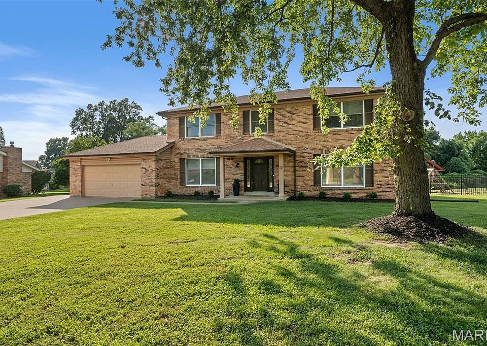 1st image of 421 Falaise Dr