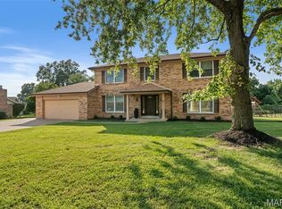 421 Falaise Dr, Saint Louis, MO 63141