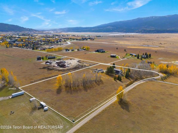 235 Palisades Dr, Alpine, WY 83128