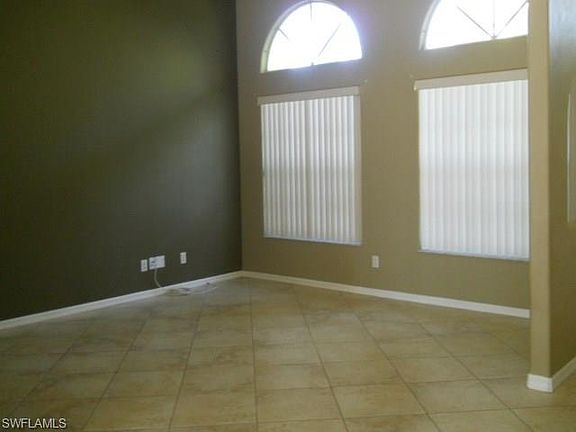 4th image of 512 James Ave