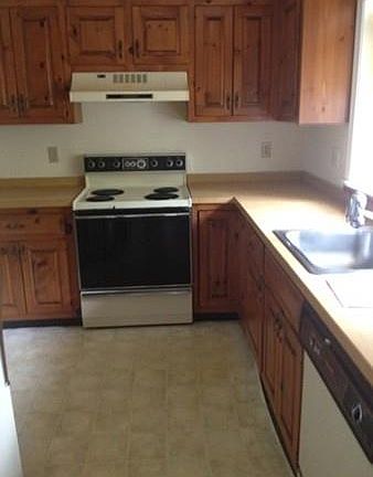 2nd image of 103 Admiralty Hts