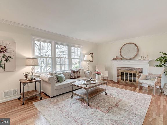 5th image of 8015 Candlewood Dr
