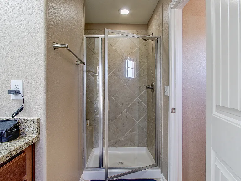 10698 Worthington Cir — Photo 30