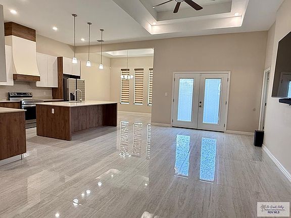 2nd image of 4699 River Oak Cir