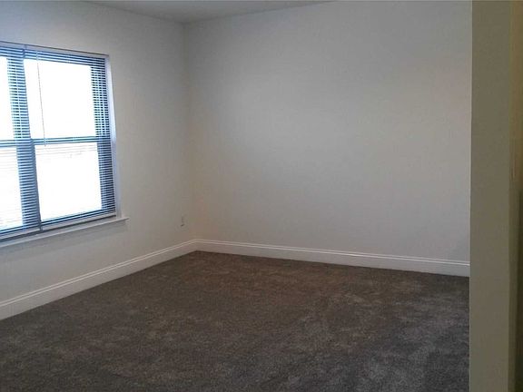 5th image of 67 Bailey Ct