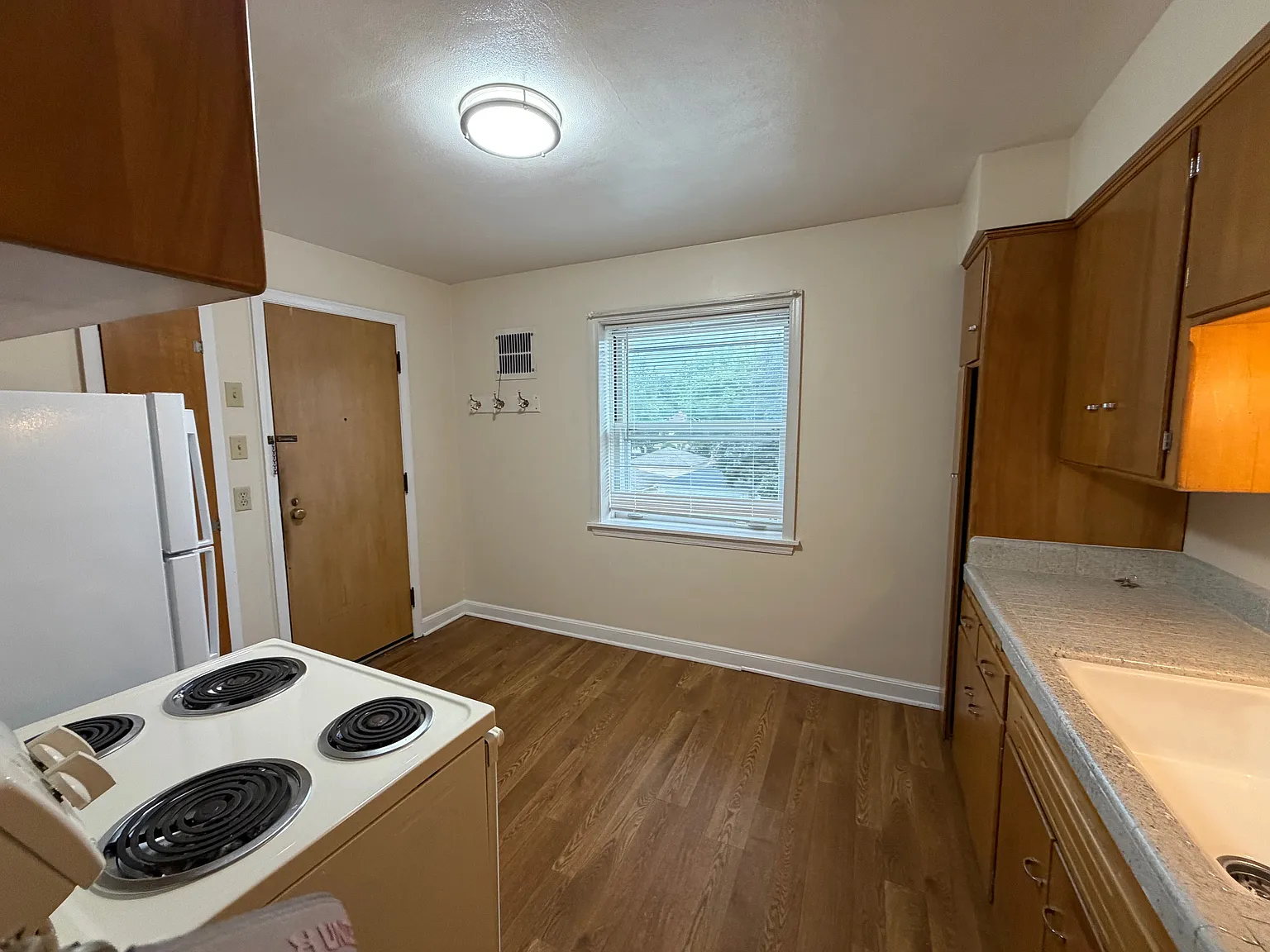 9010 W North Avenue — Photo 3