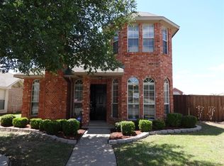 902 Kathryn Dr, Lewisville, TX 75067