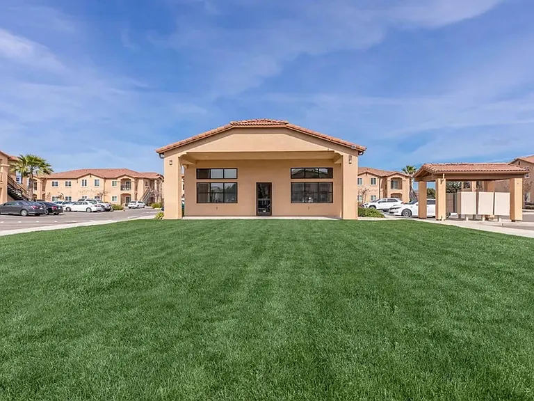 Axis at Compass Pointe — Photo 19