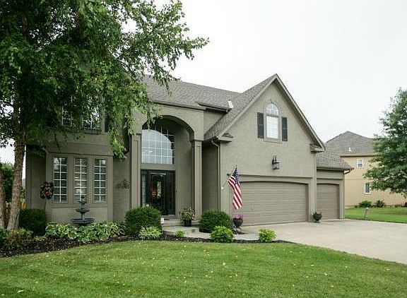 2nd image of 337 NE Parks Edge Dr