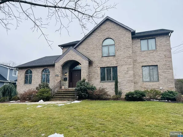 26 Madison Ave, Hasbrouck Heights, NJ 07604