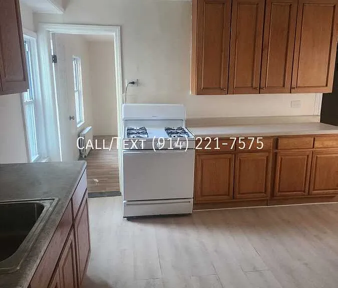 45 Linden St #2 — Photo 7