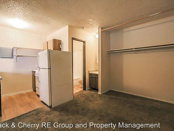 3rd image of 136 Judy Ln APT 3